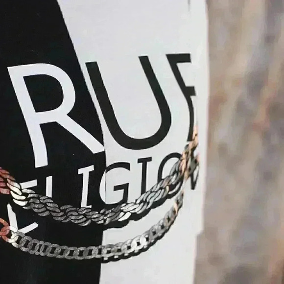 Women's Size L True Religion World Tour black/white split design t-shirt - Picture 3 of 10